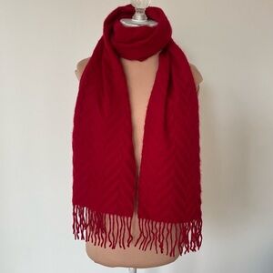 La Fiorentina 100% Cashmere Red Zig Zag Chevron Textured Fringe Scarf EUC OS